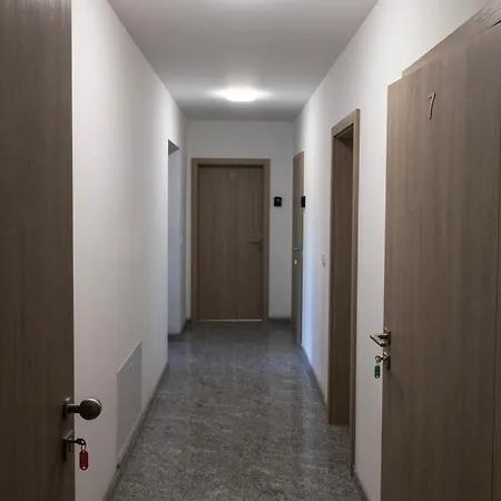 Basement - Close To Ring 3*