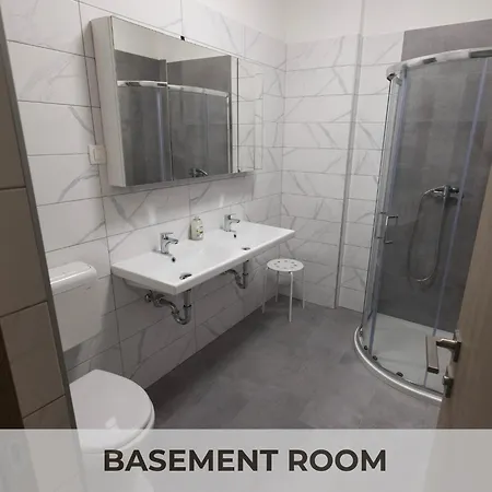 Hotel Basement - Close To Ring 3*